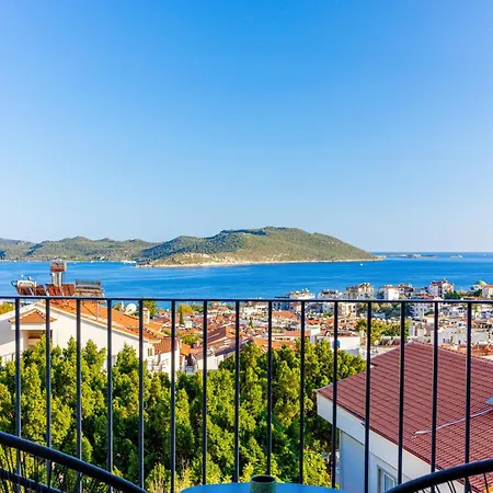 Carruba Boutique Hotel 3*