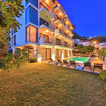 מלון Carruba Boutique 5*