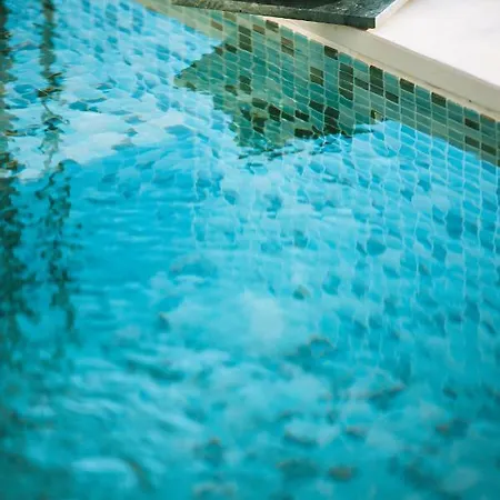 Carruba Boutique Каш